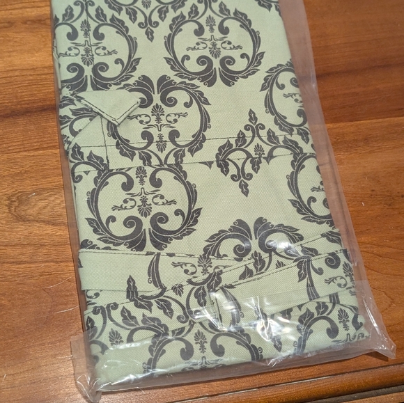 Assorted Pattern Apron Child Size - Picture 3 of 5